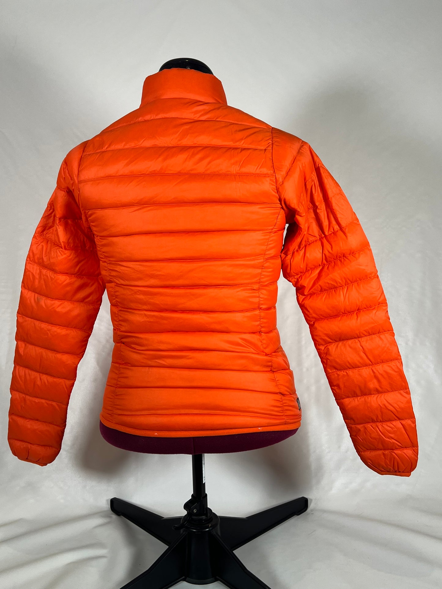 ORANGE Macpac uber jacket size 6 MP0010 $60